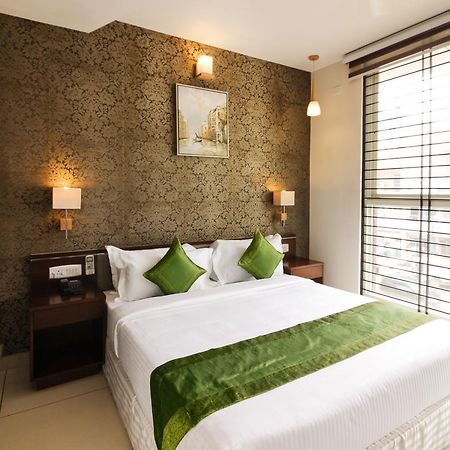 Maharaja Inn จิกมากาลูร์ ภายนอก รูปภาพ